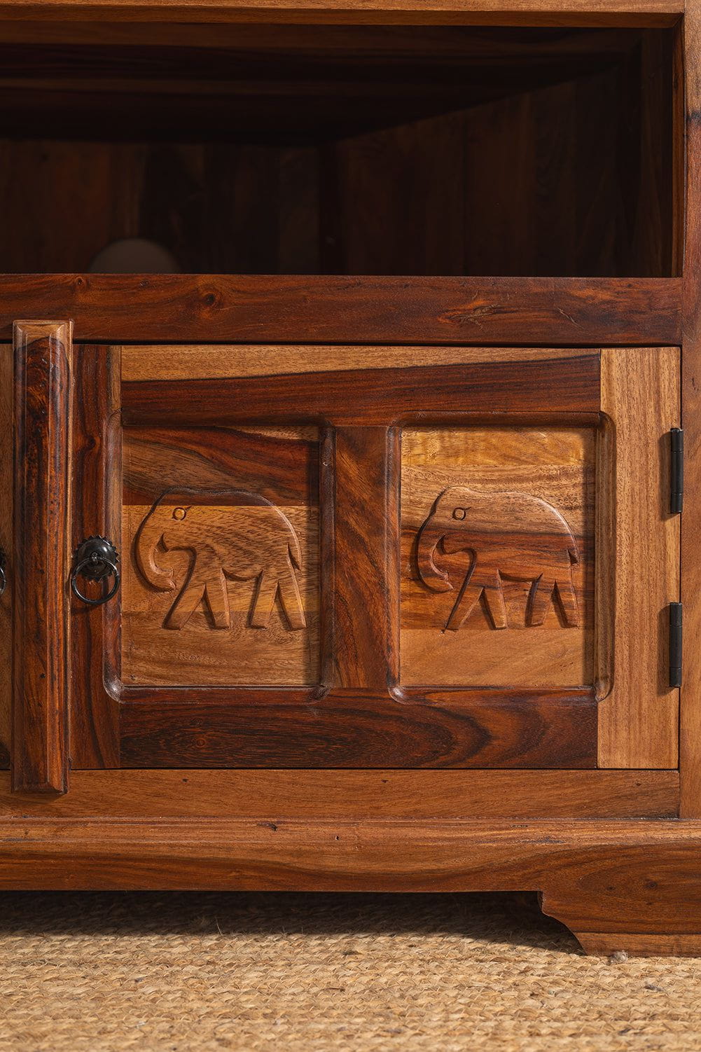 MYAKKA Hathi Corner TV Unit
