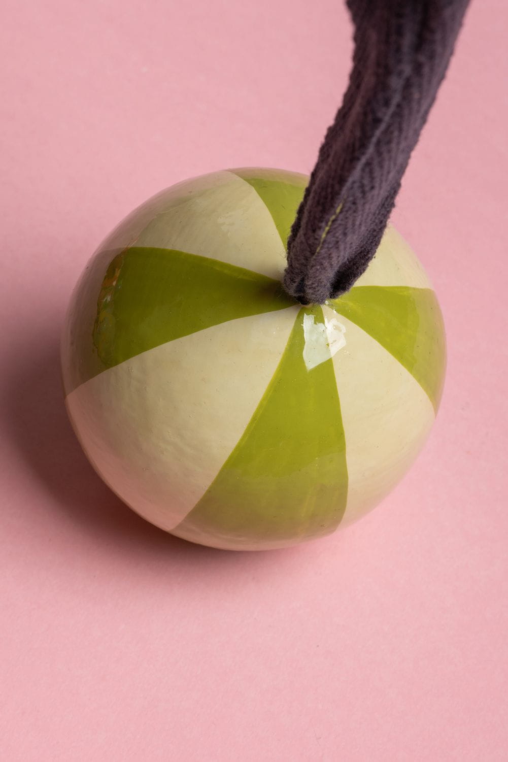 Ian Snow Ltd Lime & Lily Beachball Bauble