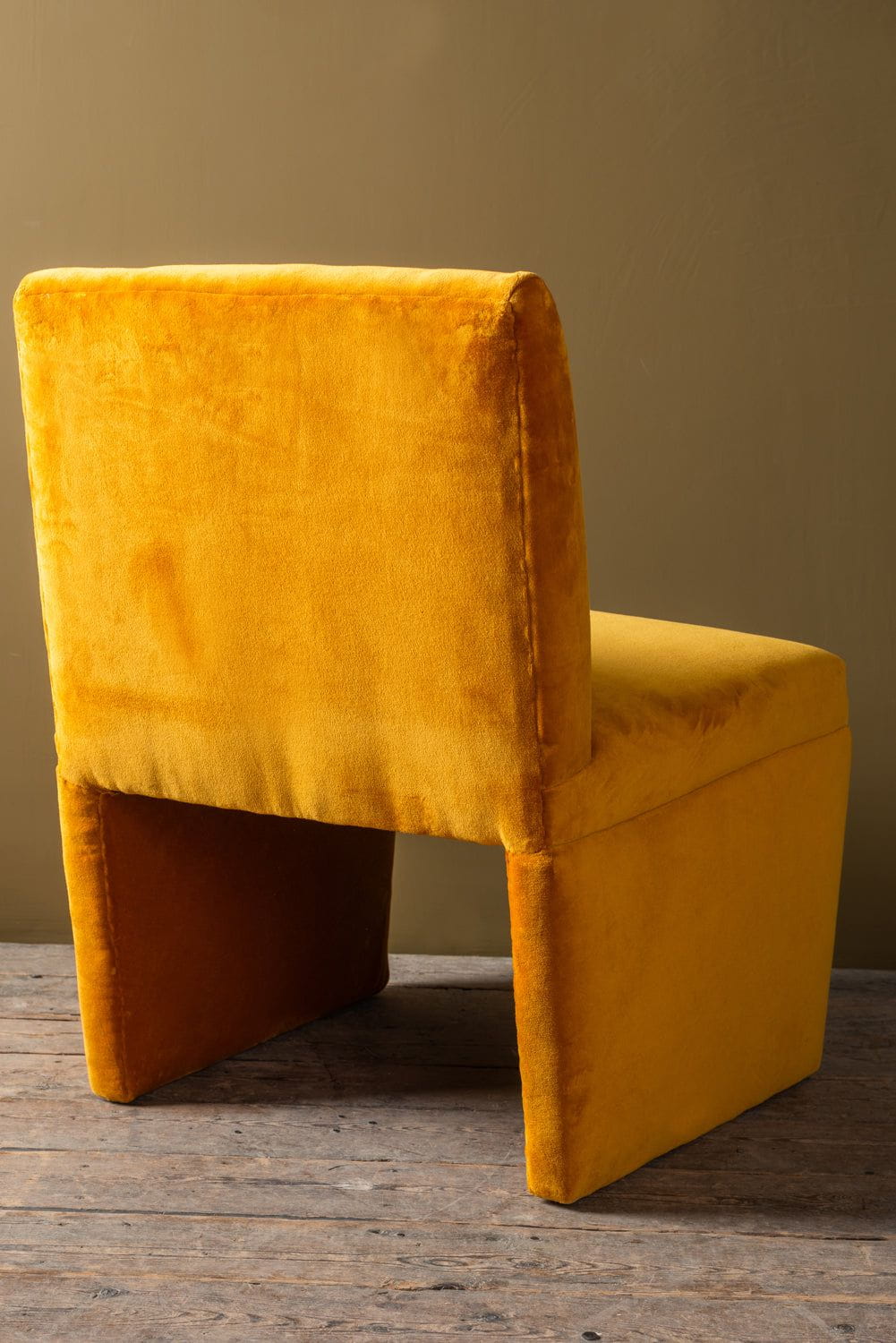 MYAKKA Honey Gold Velvet Upholstered Chair