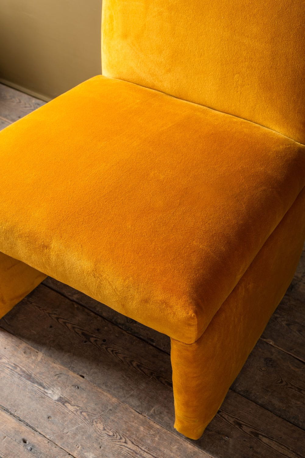 MYAKKA Honey Gold Velvet Upholstered Chair